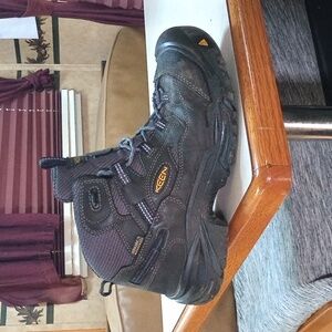 Keen men's boots
